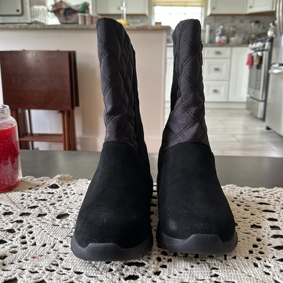 Lands End Winter Boots - Picture 2 of 12